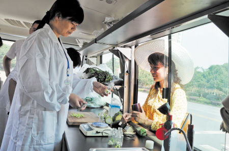挑選食品安全檢測(cè)車廠家，需要注意這3點(diǎn)