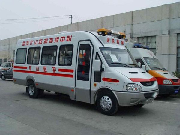 救護車生產(chǎn)廠家的發(fā)展趨勢如何？一篇文章告訴你。01